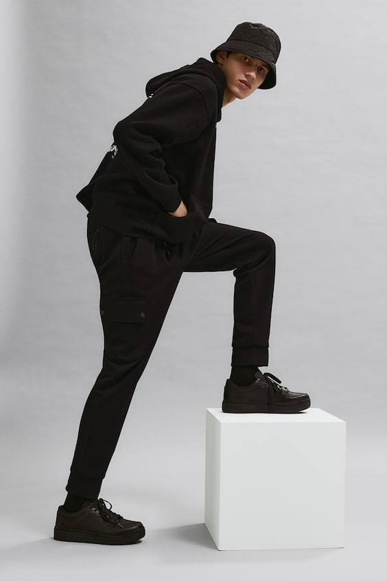HM Joggpants aus Scuba in Slim Fit Exklusive Angebote