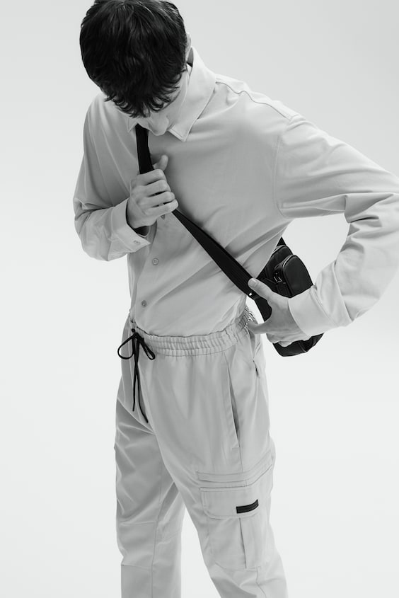 HM Cargohose in Slim Fit Kauf eins, bekomm eins gratis