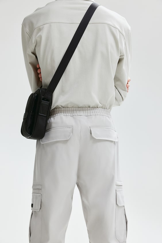 HM Cargohose in Slim Fit Kauf eins, bekomm eins gratis