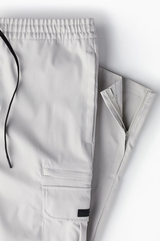 HM Cargohose in Slim Fit Kauf eins, bekomm eins gratis