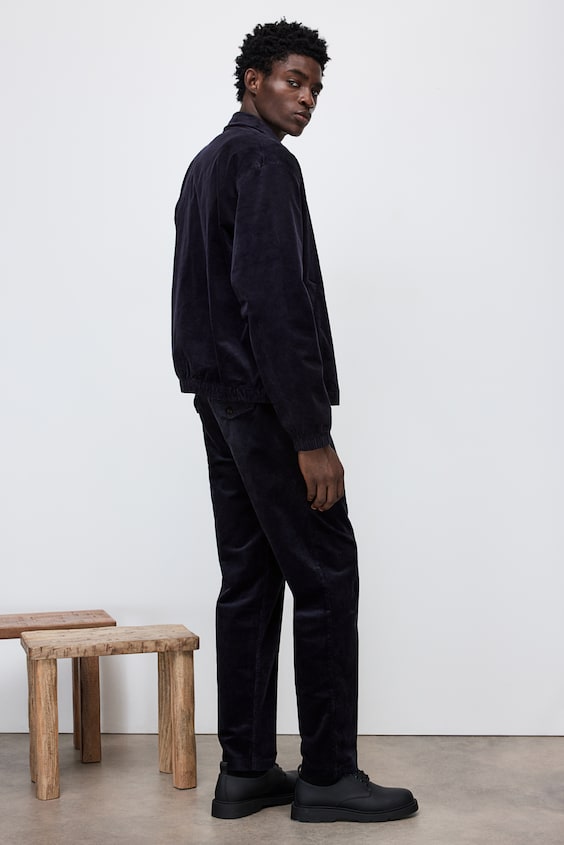 HM Cordhose in Regular Fit Letzter Tag