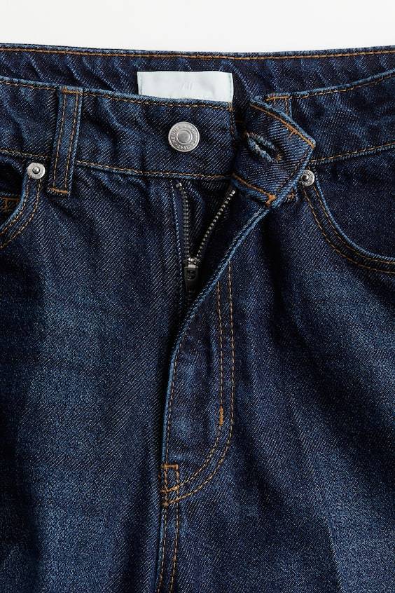 HM Schmal zulaufende Jeans Bügelfalten Fabrikladen