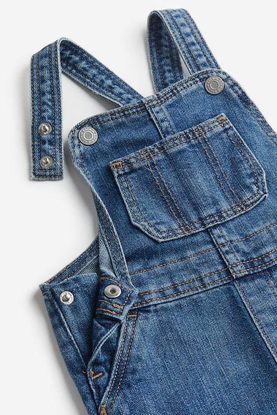 HM Latzhose aus Denim Exklusivangebot