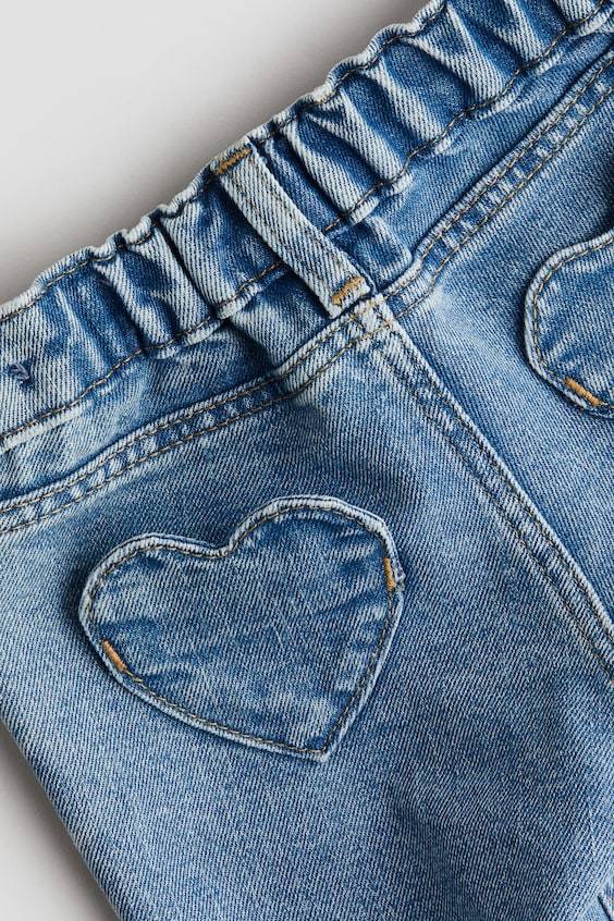 HM Jeans mit herzförmigen Taschen Vatertagsangebot