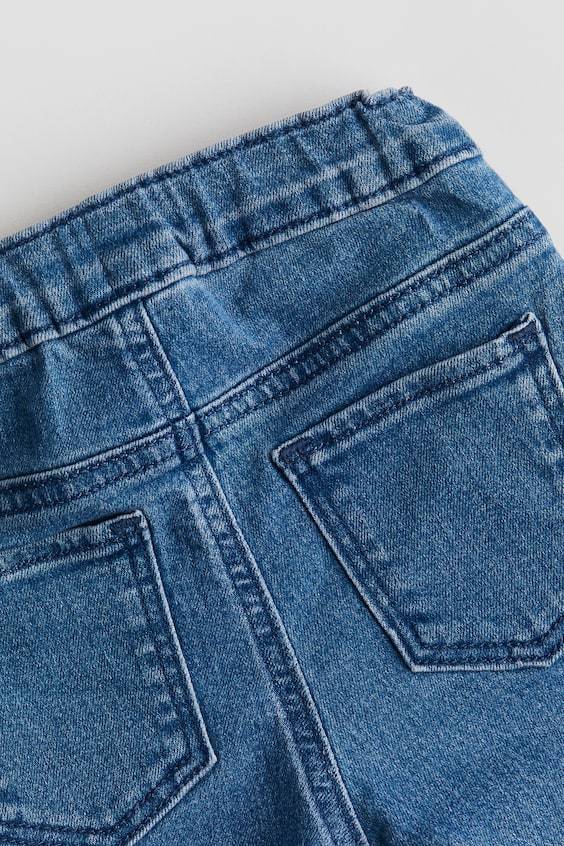 HM Bestickte Jeans Valentinstagsangebot