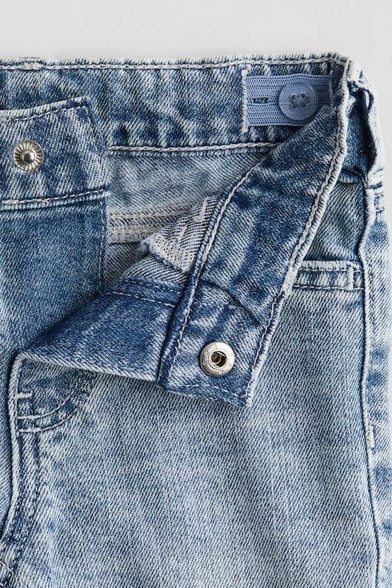 HM Jeans mit herzförmigen Taschen Jubiläumsangebot