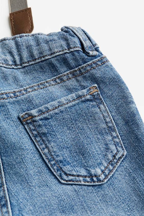 HM Jeans mit Hosenträgern Lagerräumung