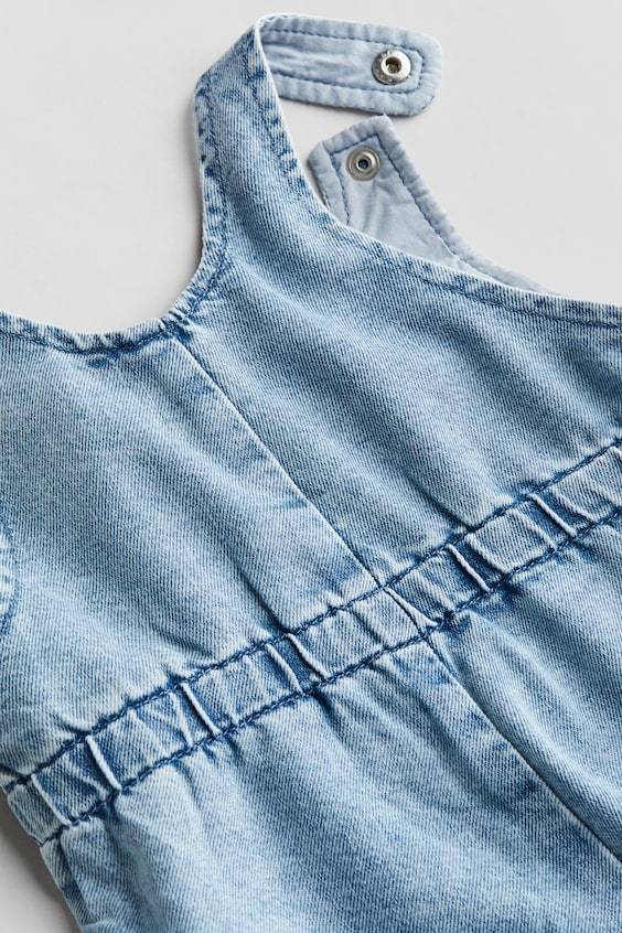 HM Latzhose aus Denim Top Angebot