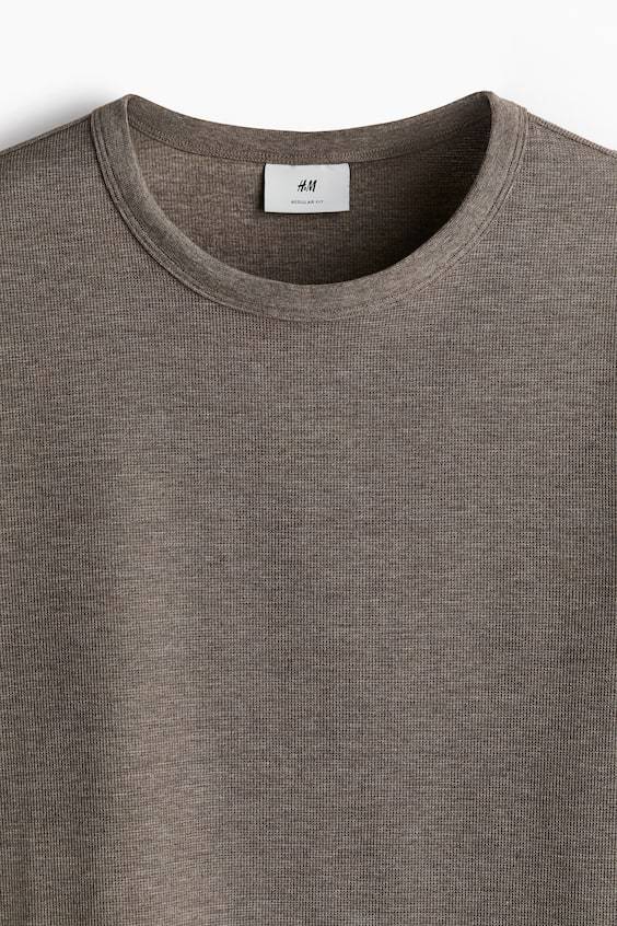 HM Langarmshirt mit Waffelstruktur in Regular Fit 2025