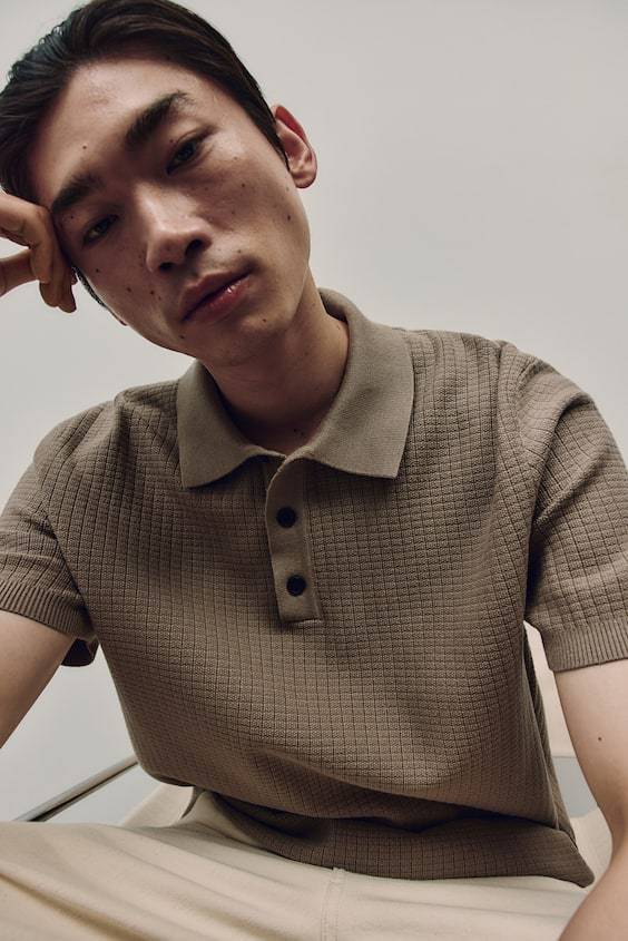 HM Poloshirt mit Struktur in Regular Fit Auslauf