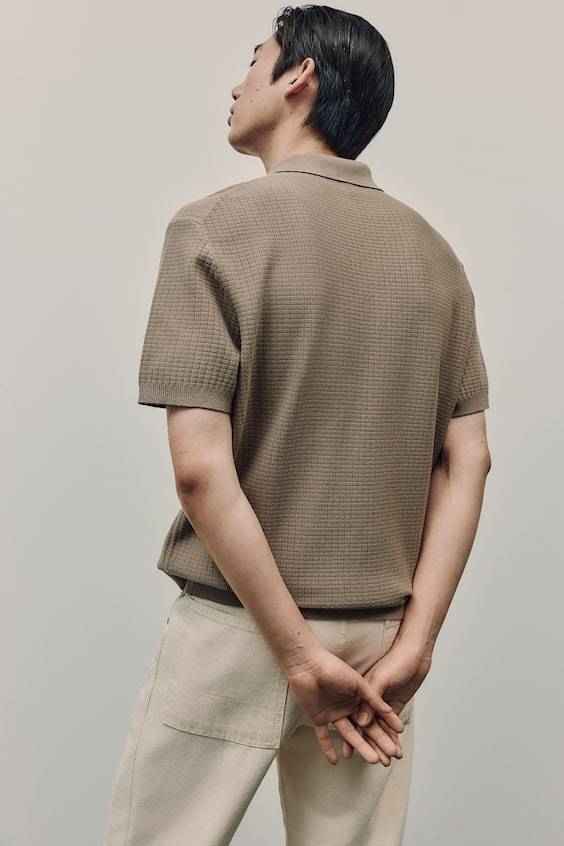 HM Poloshirt mit Struktur in Regular Fit Auslauf