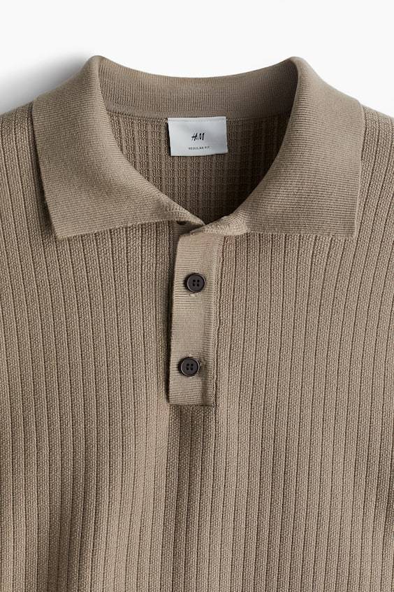 HM Poloshirt mit Struktur in Regular Fit Auslauf