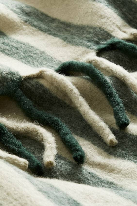 HM Patterned wool-blend blanket Riesige Ersparnisse