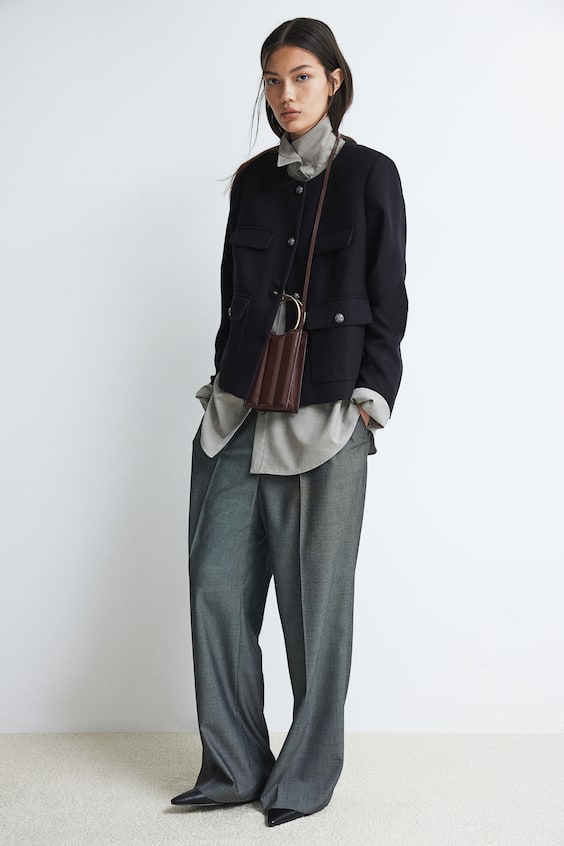 HM Blazer mit goldfarbenen Knöpfen im Angebot