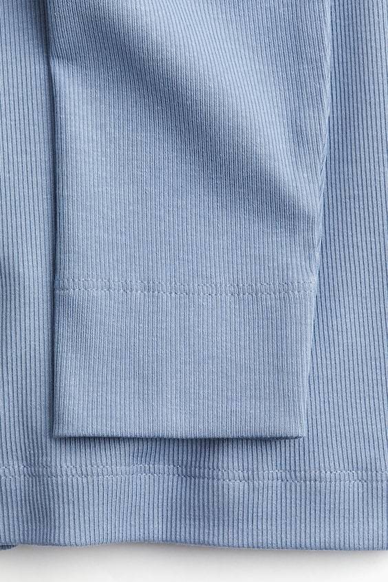 HM Geripptes Shirt aus Modalmix Saisonschlussverkauf