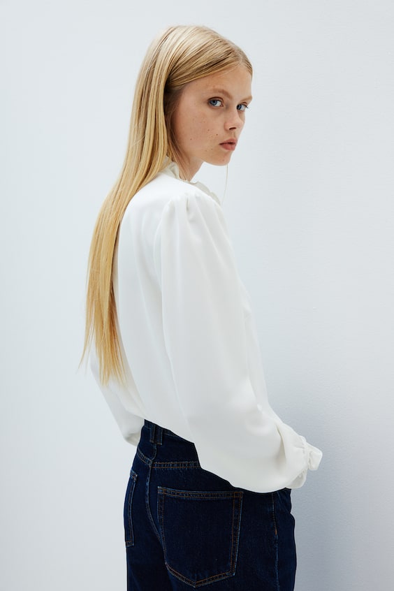 HM Bluse mit Volants Wochenangebot