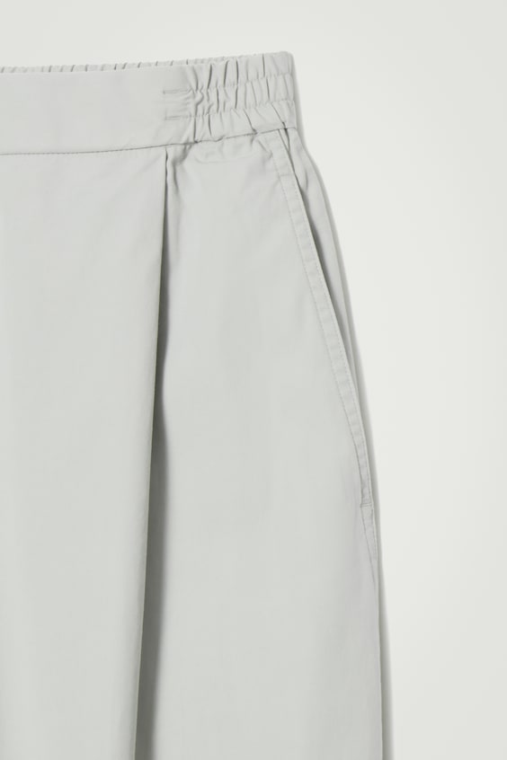 HM HOSE MIT WEITEM BEIN UND ELASTISCHEM BUND Rabatt