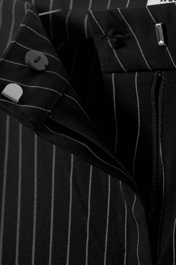 HM Schmal geschnittene Caprihose Begrenzt auf 3 Tage