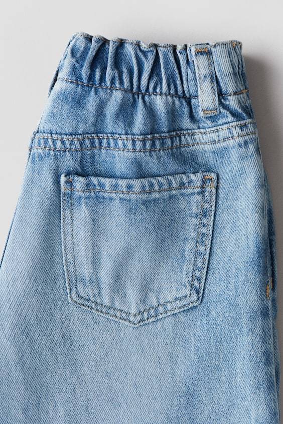 HM Denimhose mit Kordelzugdetail 2025