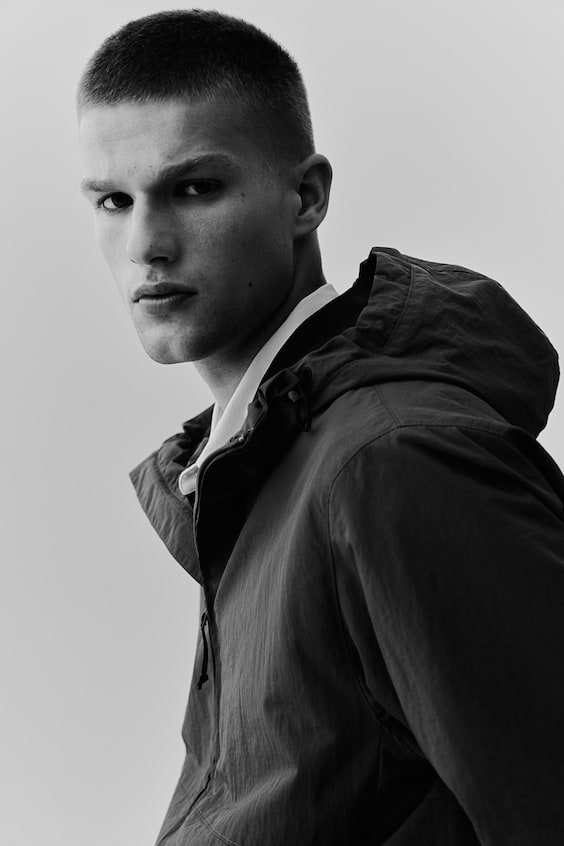 HM Windjacke in Regular Fit Meist gekauft