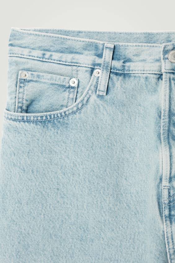 HM DOME JEANS – GERADES/KNÖCHELLANGES BEIN Blitzverkäufe