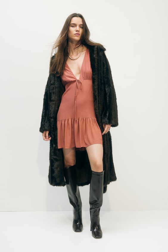 HM Kleid mit V-Ausschnitt Clearance-Verkauf