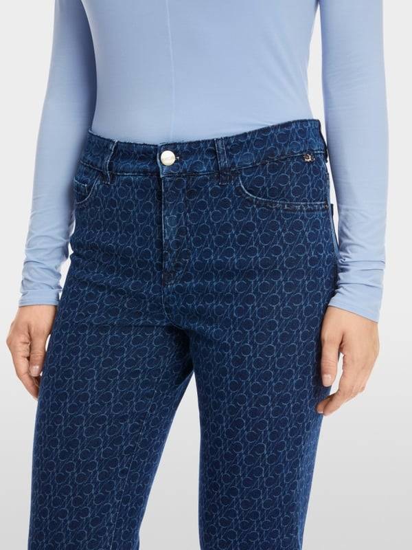 Marc Cain Jeans Modell FÉS "Rethink Together" Saisonale Angebote