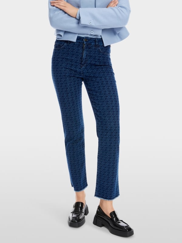 Marc Cain Jeans Modell FÉS "Rethink Together" Saisonale Angebote
