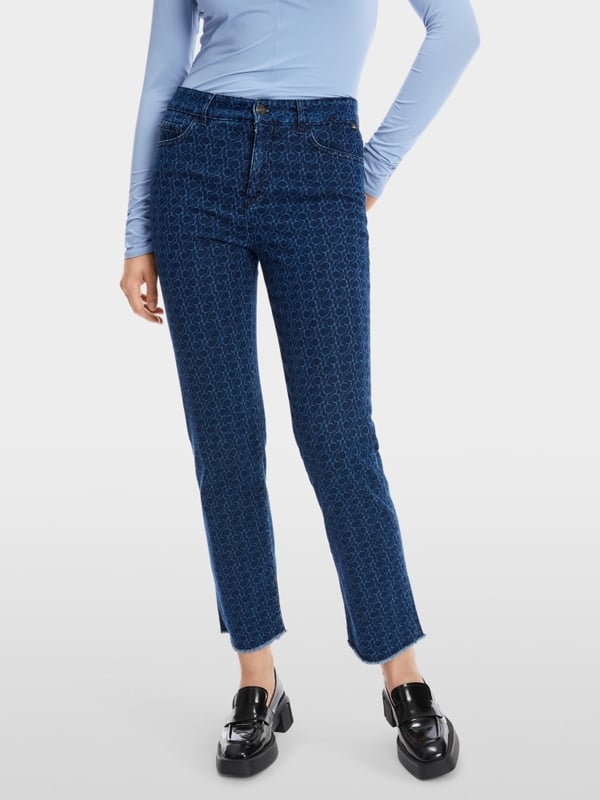 Marc Cain Jeans Modell FÉS "Rethink Together" Saisonale Angebote