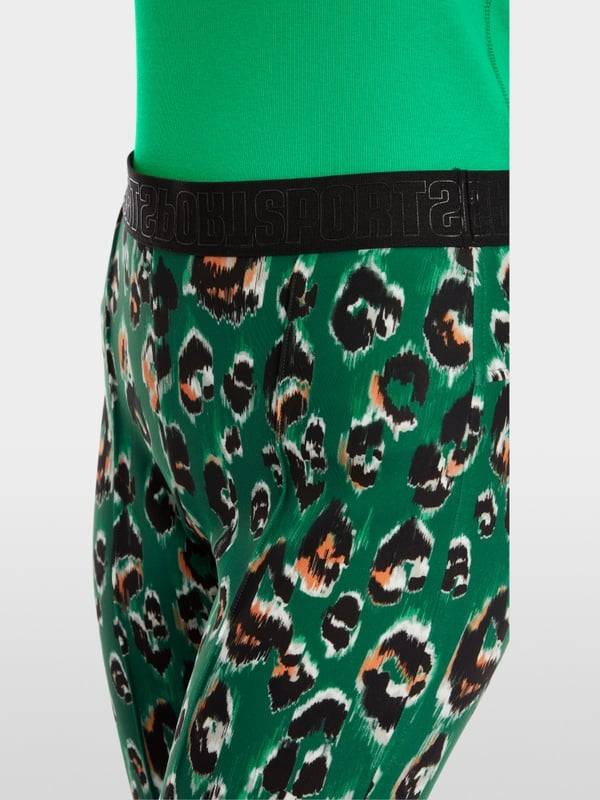 Marc Cain Modell SOFIA aus Scuba-Jersey Kostenloser Versand international