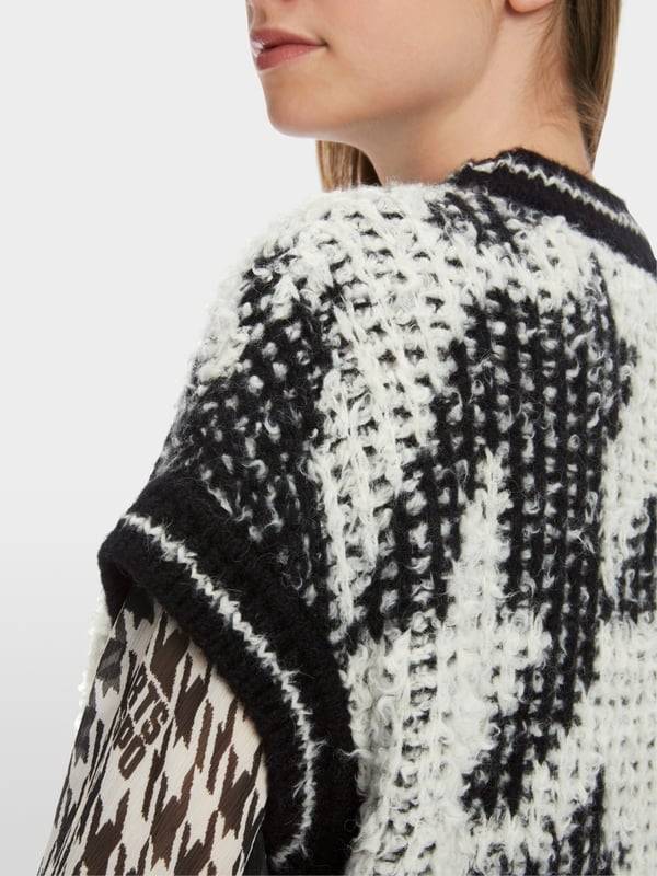 Marc Cain Chickcheck-Pullunder Knitted in Germany Valentinstagsangebot