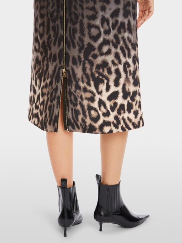 Marc Cain Leo-Kleid mit raffiniertem Schnitt 50% Rabatt mit kostenlosem Versand