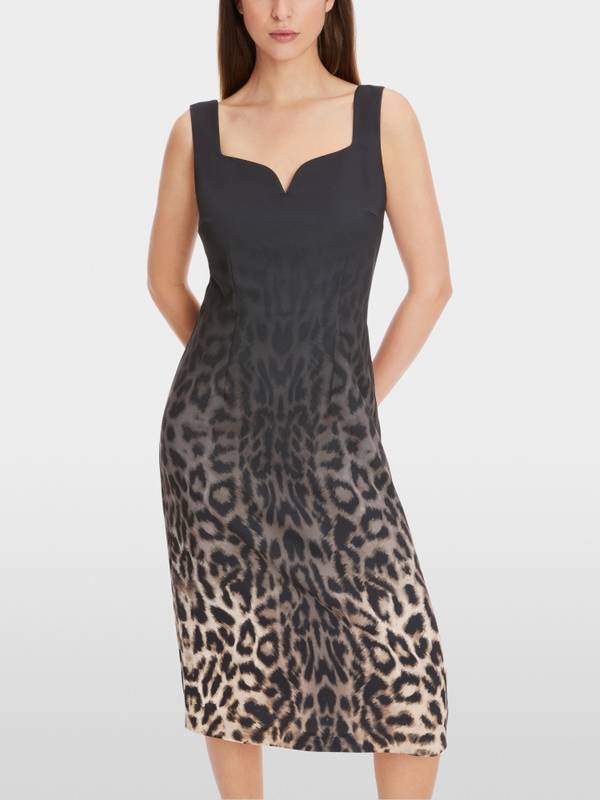 Marc Cain Leo-Kleid mit raffiniertem Schnitt 50% Rabatt mit kostenlosem Versand