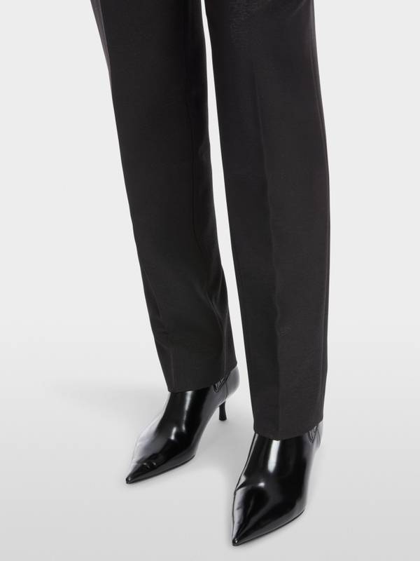 Marc Cain Modell FUZHOU mit Glitzer-Details Speichern exportieren