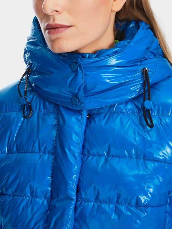 Marc Cain Körpernahe Outdoor-Jacke mit Kapuze Bis zu 65% Rabatt