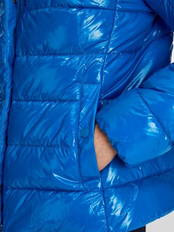 Marc Cain Körpernahe Outdoor-Jacke mit Kapuze Bis zu 65% Rabatt