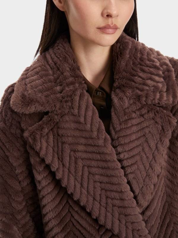 Marc Cain Mantel aus Fun Fur in Fischgrat Exklusive Angebote