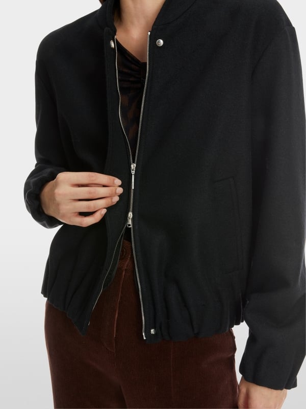 Marc Cain Jacke aus 100 % Wolle Knitted in Germany Bestseller