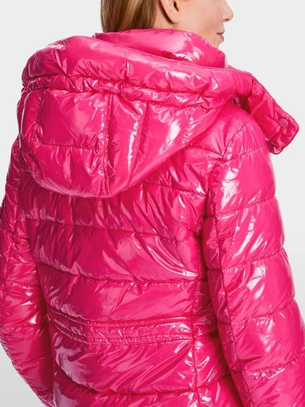 Marc Cain Körpernahe Outdoor-Jacke mit Kapuze Speichern exportieren