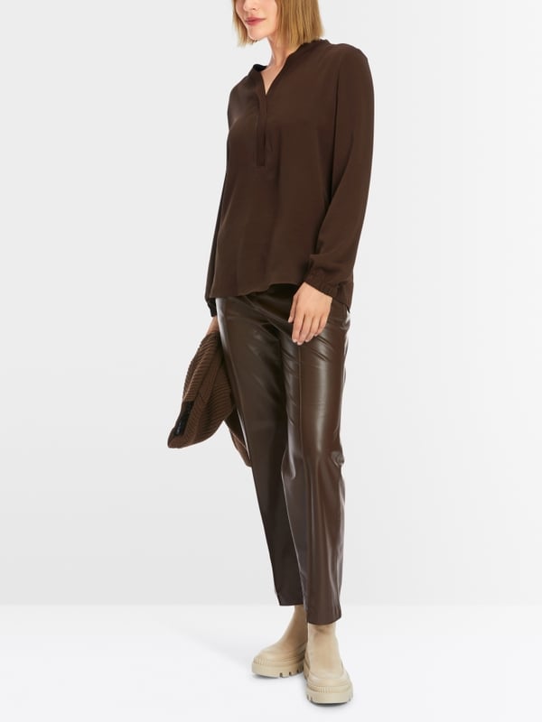 Marc Cain V-Neck-Bluse "Rethink Together" 50% Rabatt mit kostenlosem Versand