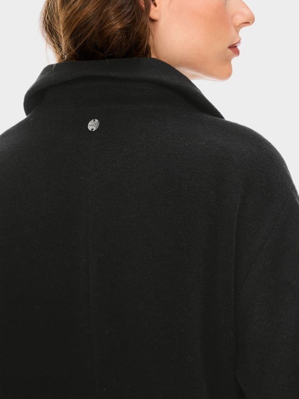 Marc Cain Flauschiger Mantel mit Kimono-Ärmel 50% Rabatt für begrenzte Zeit
