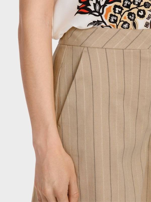Marc Cain Modell WEIDA – Shorts mit Lurexstreif Nur für heute