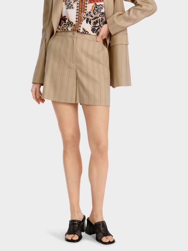 Marc Cain Modell WEIDA – Shorts mit Lurexstreif Nur für heute