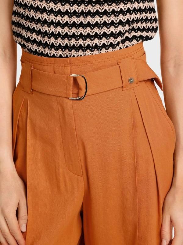 Marc Cain Modell WICHITA – Hose im Paperbag-Style Osterangebot