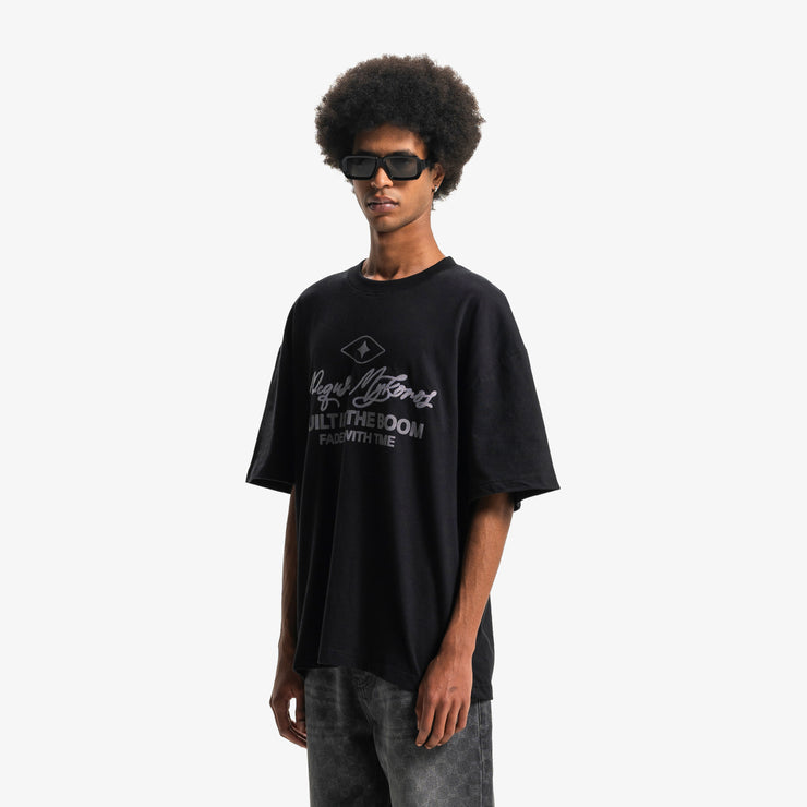 Pequs Built in the Boom Logo T-Shirt Kostenloser Versand