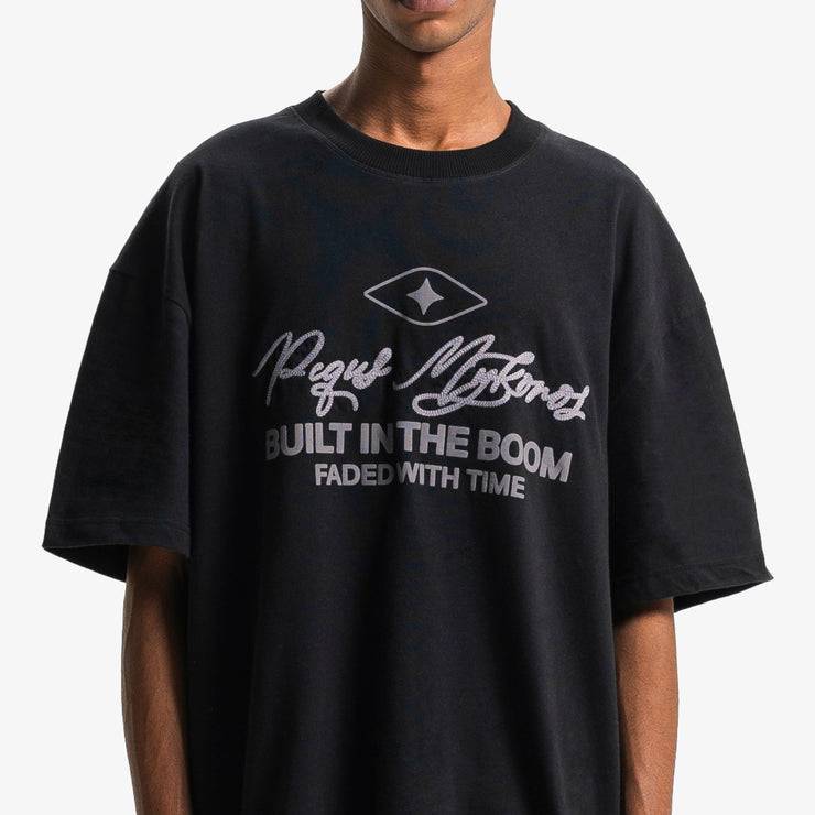 Pequs Built in the Boom Logo T-Shirt Kostenloser Versand
