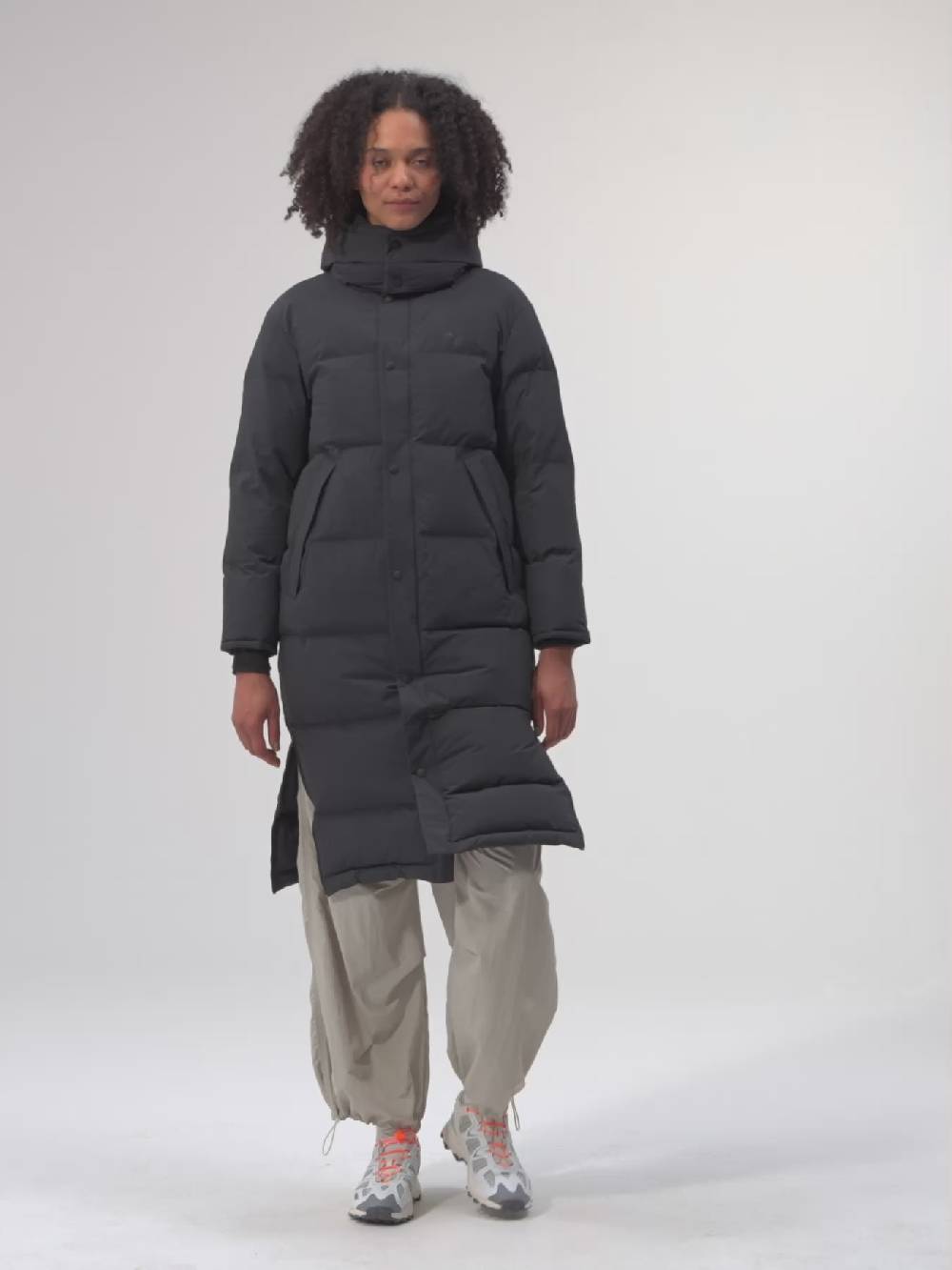 Pinqponq Puffy Parka - Peat Black (Female) Kauf eins, bekomm eins gratis