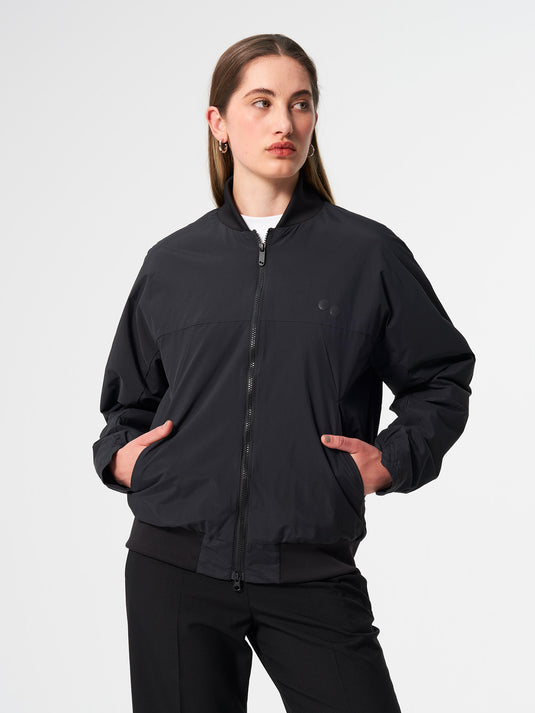 Pinqponq Light Bomber Jacket - Peat Black (Unisex) Kostenlose Rückgabe