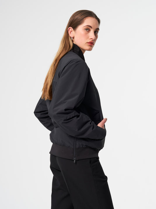 Pinqponq Light Bomber Jacket - Peat Black (Unisex) Kostenlose Rückgabe