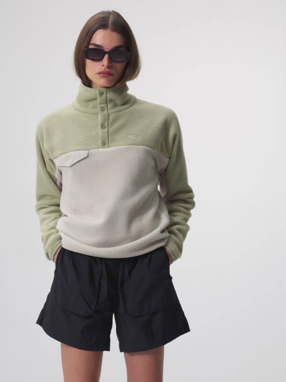 Pinqponq Fleece Pullover - Tune Olive (Unisex) Zeitbegrenzte Promotion